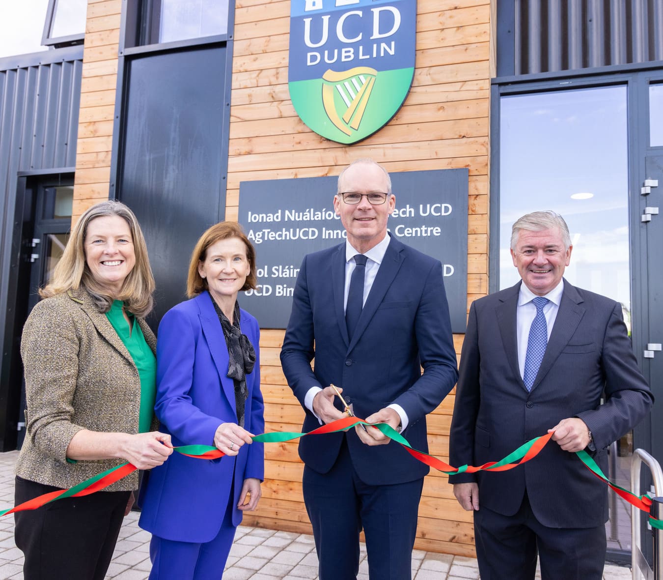 Pictured (l-r) at UCD Lyons Farm at the official opening of the AgTechUCD Innovation Centre and the UCD Bimeda Herd Health Hub are; Carol Gibbons, Manager, Regions and Local Enterprise, Enterprise Ireland; Professor Helen Roche, interim UCD Vice-President for Research, Innovation and Impact; Simon Coveney TD, Minister for Enterprise, Trade and Employment; and Donal Tierney, Chairman, Bimeda Group.