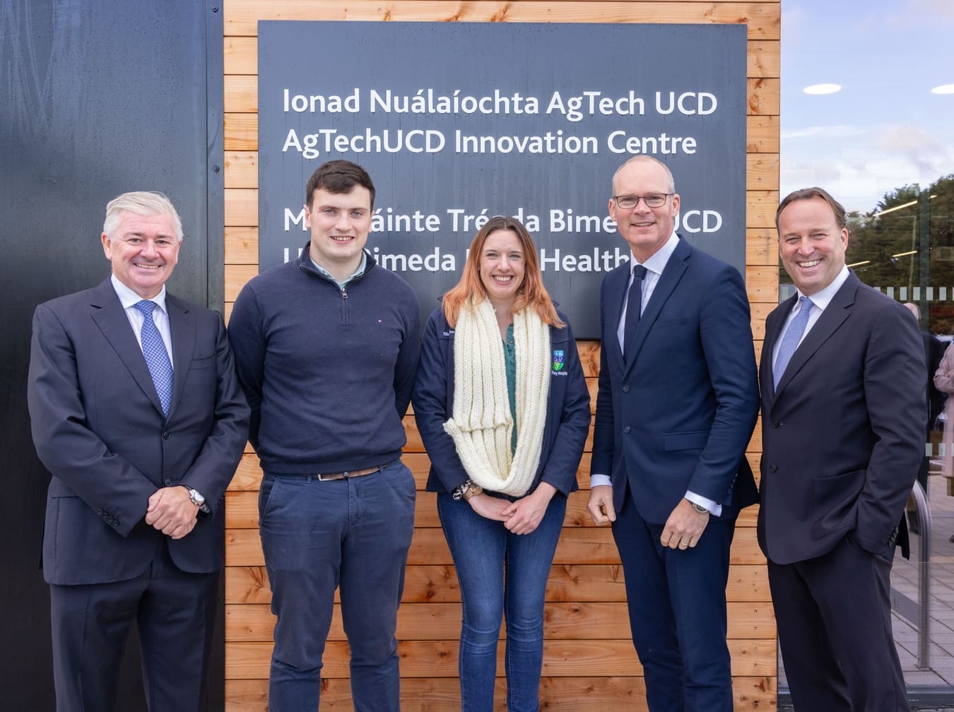 Pictured (l-r): Donal Tierney, Chairman Bimeda Group, UCD Students, Minister Simon Coveney TD and Gavin Tierney, Bimeda CEO